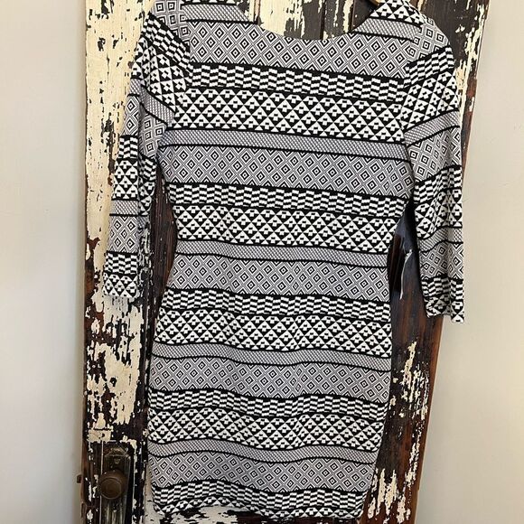 NWT women’s As U Wish Black and White Body Con Dress Size Large. - Picture 1 of 8